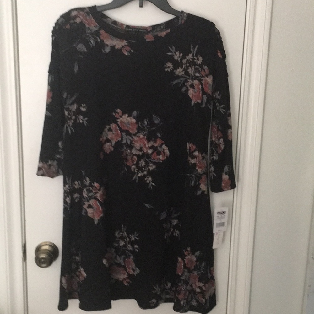 Three Hearts Tunic Top Womens Small Black Pink Floral Soft‎ Knit